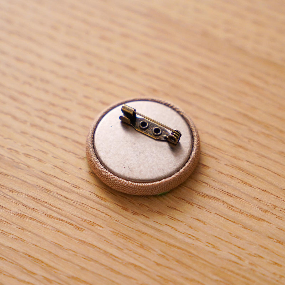刺繍ブローチ「菊」