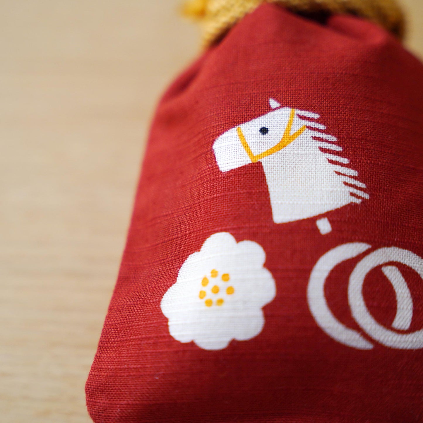 
                  
                    ●干支限定柄●　守袋「花駒」　●12月10日頃発送予定
                  
                