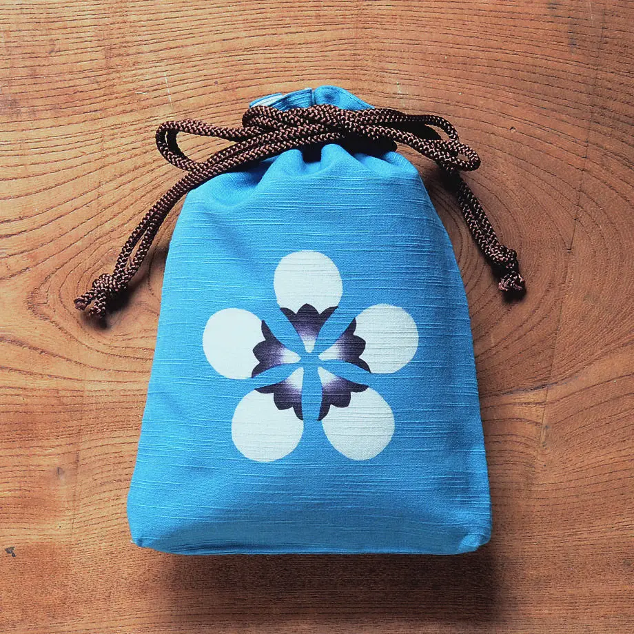 浅草の型染め工房本品堂（ポンピン堂）の合切袋　茄子　文様　型染め　更銈　テキスタイル