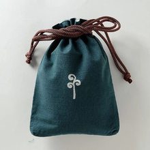 将图片加载到图库查看器，浅草の型染め工房本品堂（ポンピン堂）の合切袋　早蕨　文様　型染め　更銈　テキスタイル

