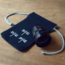 将图片加载到图库查看器，浅草の型染め工房本品堂（ポンピン堂）の守袋　合切袋　縁起物セット　千鳥　ヒワ色　干支　文様　型染め　更銈　テキスタイル
