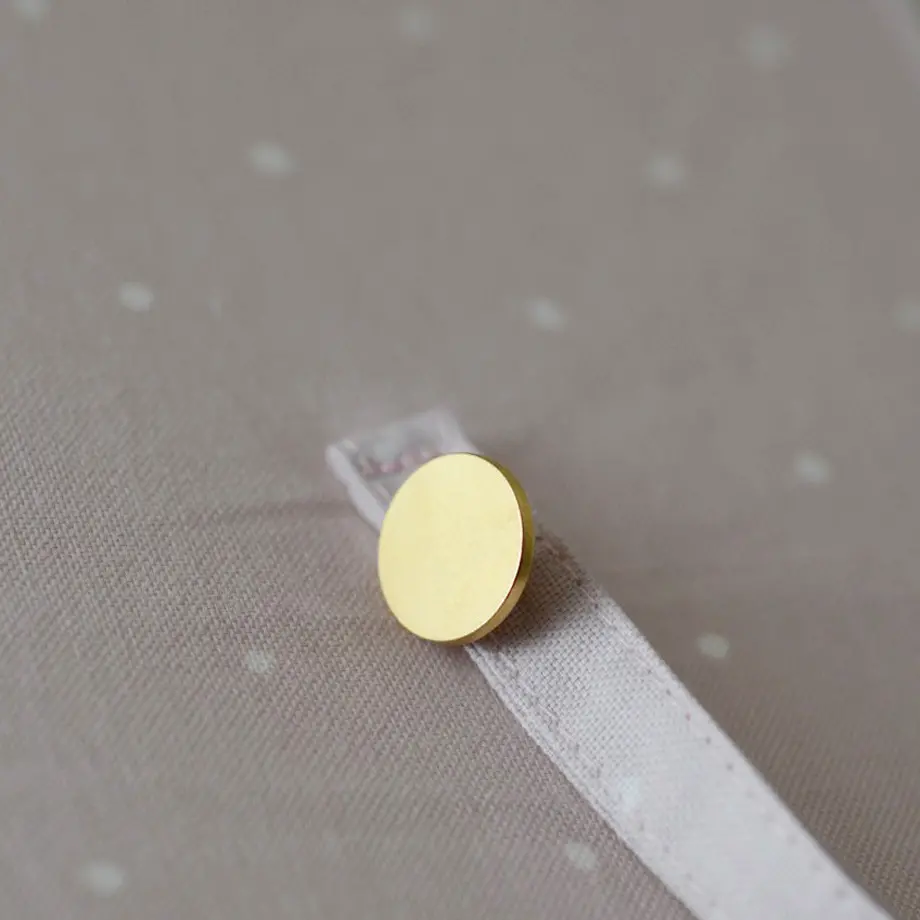 
                  
                    浅草の型染め工房本品堂（ポンピン堂）の晴雨兼用傘　ARARE　文様　型染め　更銈　テキスタイル
                  
                