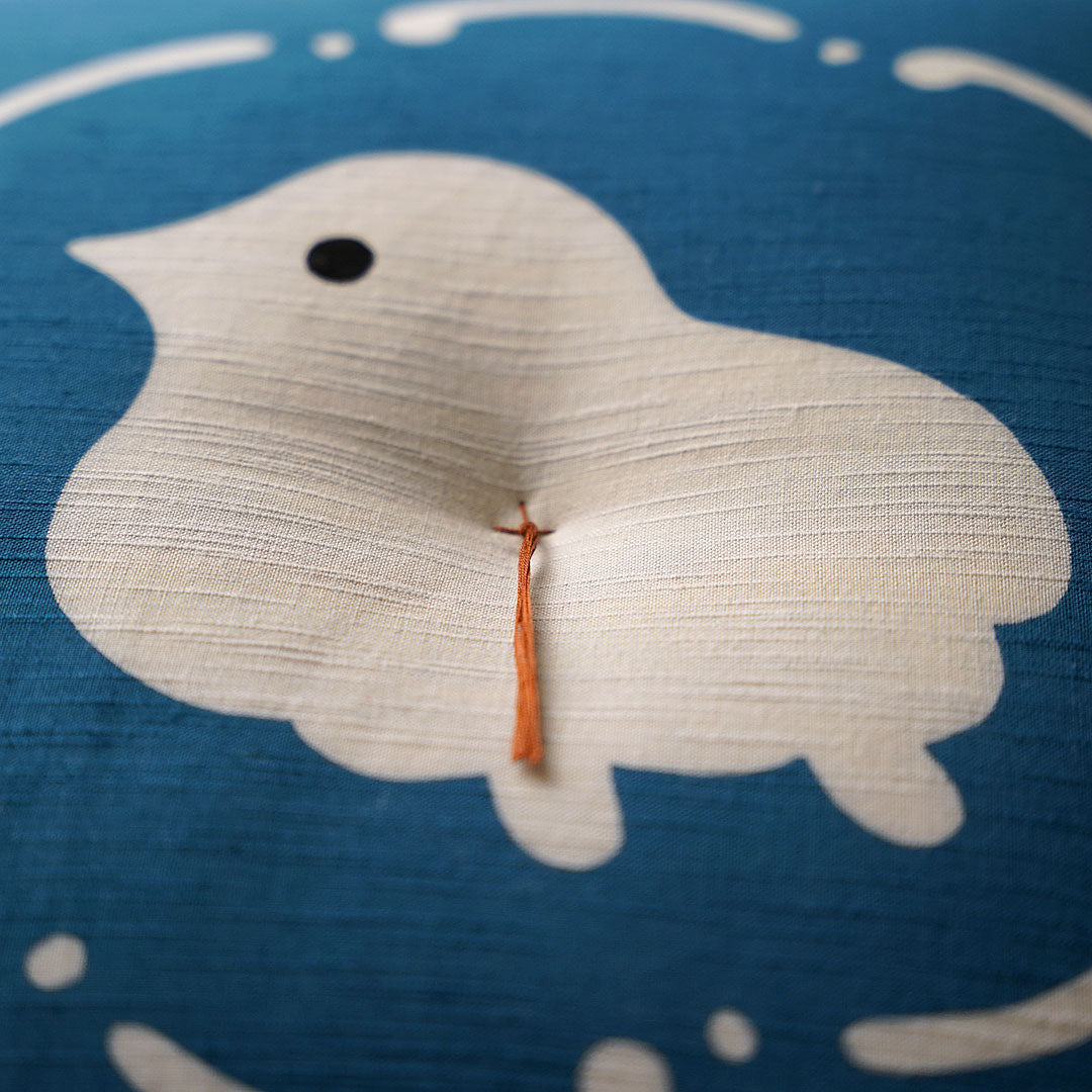 
                  
                    【茶席判】型染め本縫い座布団「福千鳥」　●受注生産のためお届けまで約1ヶ月半・ギフト包装不可
                  
                
