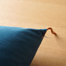将图片加载到图库查看器，【茶席判】型染め本縫い座布団「霞」　●受注生産のためお届けまで約1ヶ月・ギフト包装不可
