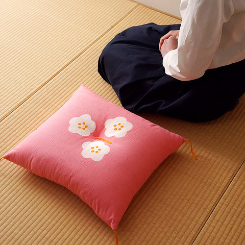 【茶席判】型染め本縫い座布団「梅」　●受注生産のためお届けまで約1ヶ月・ギフト包装不可