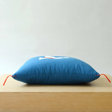 将图片加载到图库查看器，浅草の型染め工房本品堂（ポンピン堂）の型染め本縫い小座布団　富士山　文様　型染め　更銈　テキスタイル
