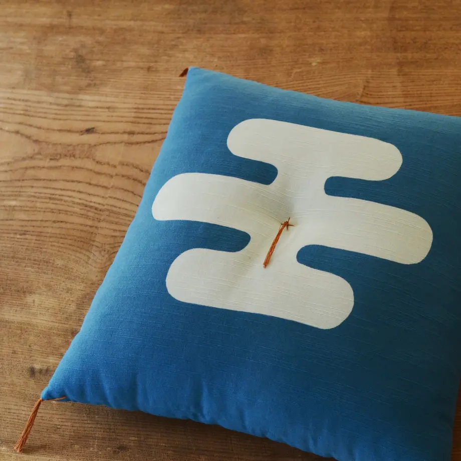 ポンピン堂　型染め本縫い小座布団 型染め本縫い小座布団「州浜」|【本品堂】公式オンラインストア – 本品