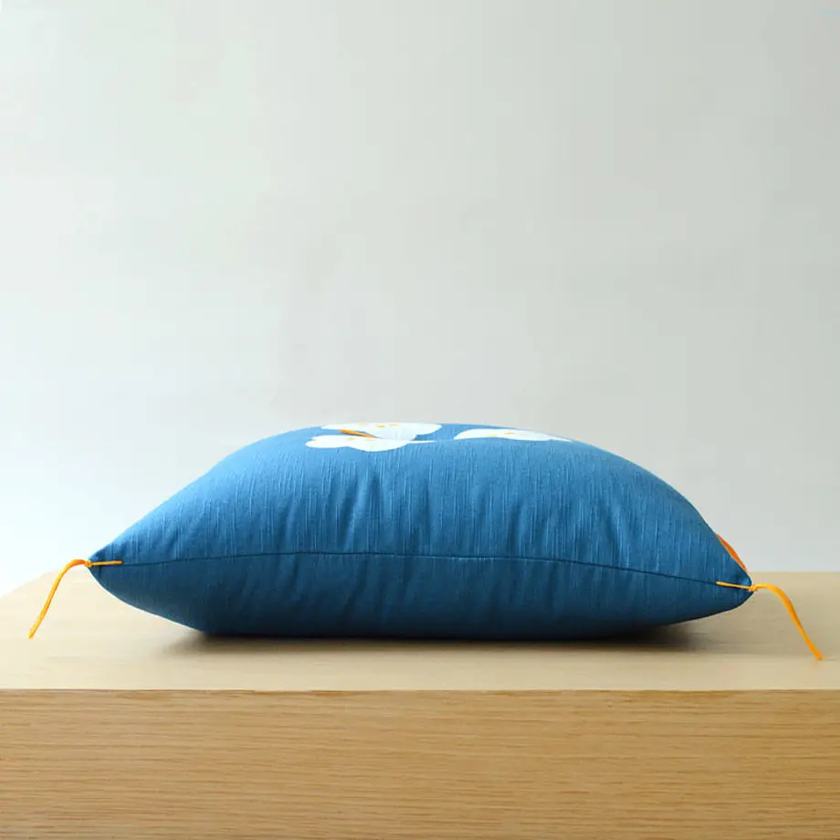 型染め本縫い小座布団「梅」|【本品堂】公式オンラインストア – 本品堂