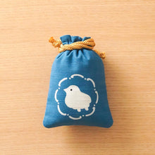 将图片加载到图库查看器，浅草の型染め工房本品堂（ポンピン堂）の守袋　福千鳥　型染め　更銈　テキスタイル

