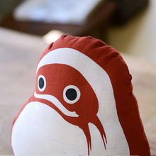 将图片加载到图库查看器，浅草の型染め工房本品堂（ポンピン堂）のぬいぐるみ　だるま　文様　型染め　更銈　テキスタイル
