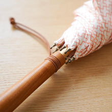 将图片加载到图库查看器，浅草の型染め工房本品堂（ポンピン堂）の晴雨兼用傘　JUJITSUNAGI　文様　型染め　更銈　テキスタイル
