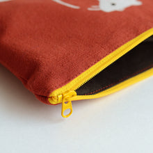 将图片加载到图库查看器，浅草の型染め工房本品堂（ポンピン堂）の型染めポーチ　子　ねずみ　文様　型染め　更銈　テキスタイル
