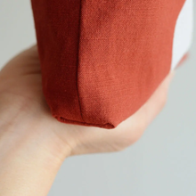 将图片加载到图库查看器，浅草の型染め工房本品堂（ポンピン堂）の型染めポーチ　酉　鳥　とり　文様　型染め　更銈　テキスタイル
